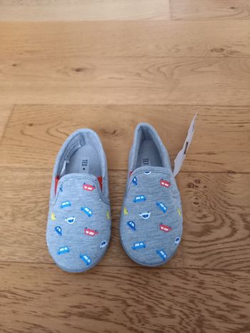 Chaussons taille 28