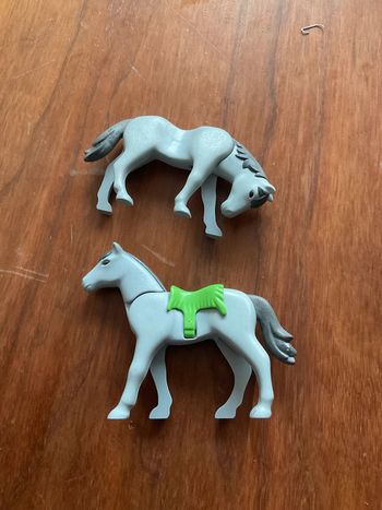 Lot d 2 chevaux playmobil