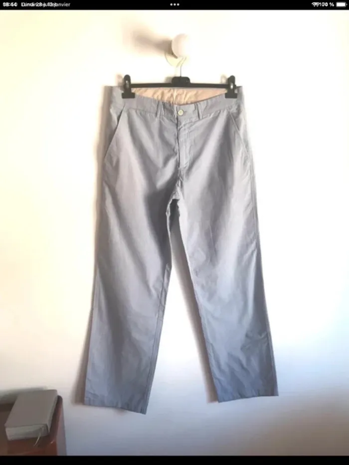 Pantalon bleu à rayures blanches Guess by Marciano taille 44