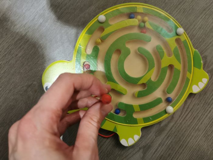 Labyrinthe magnétique en bois forme tortue - photo numéro 2