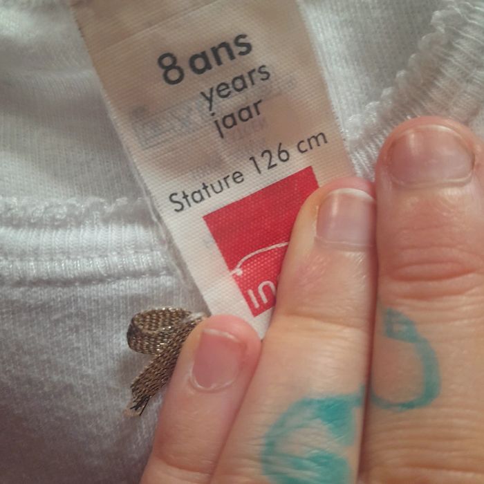 Lot 2 maillots de corps manches longues 8 ans en bon état - photo numéro 2