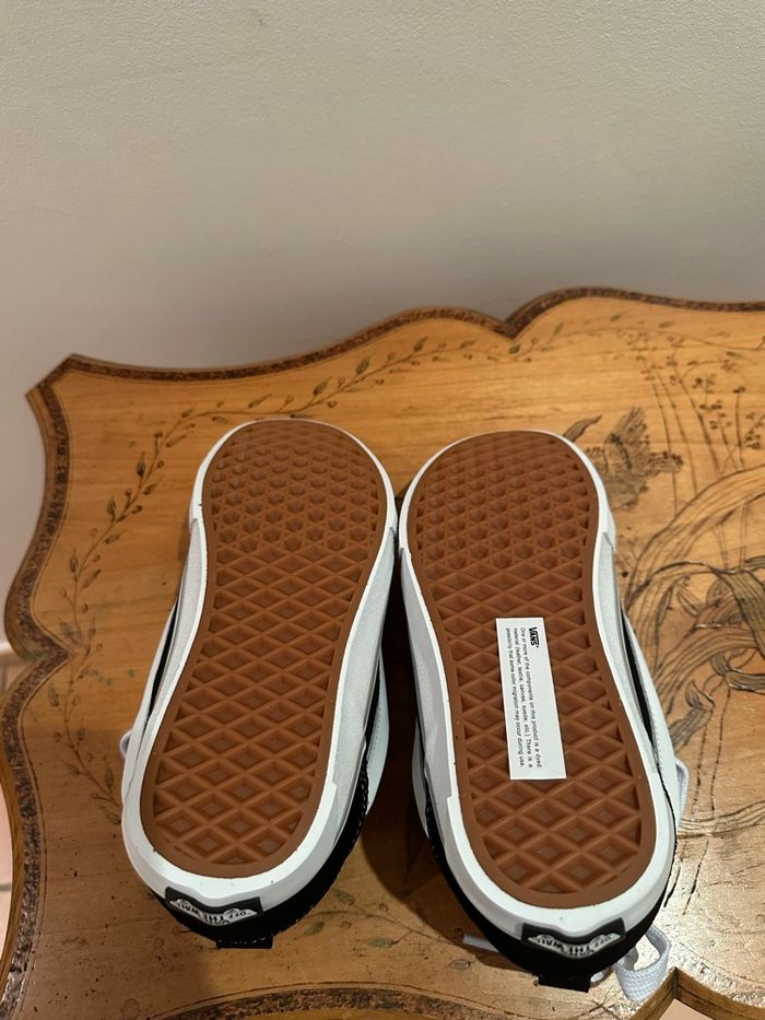 Vans knu skool black and White - Taille 35 / Neuve - photo numéro 3