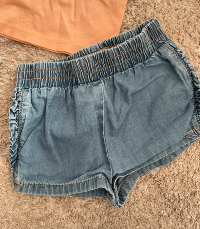 Short et t-shirt 9 mois - photo numéro 3