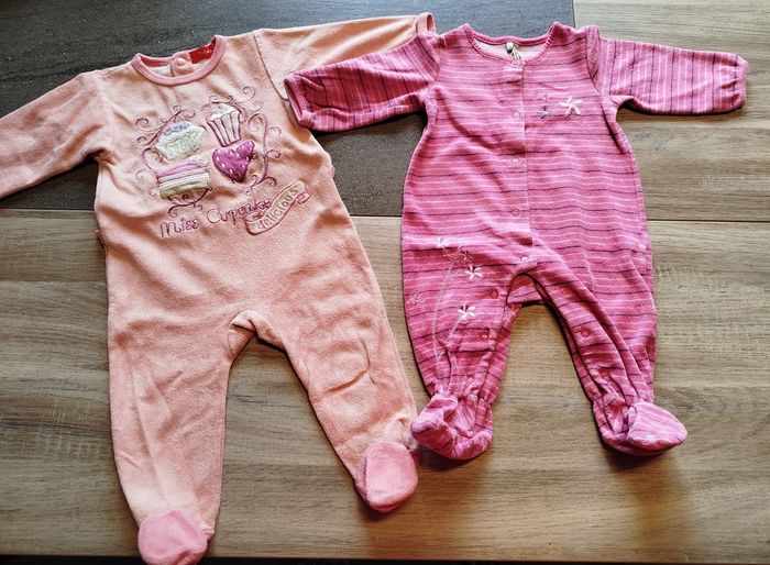 Lot de pyjamas taille 6 mois - photo numéro 3