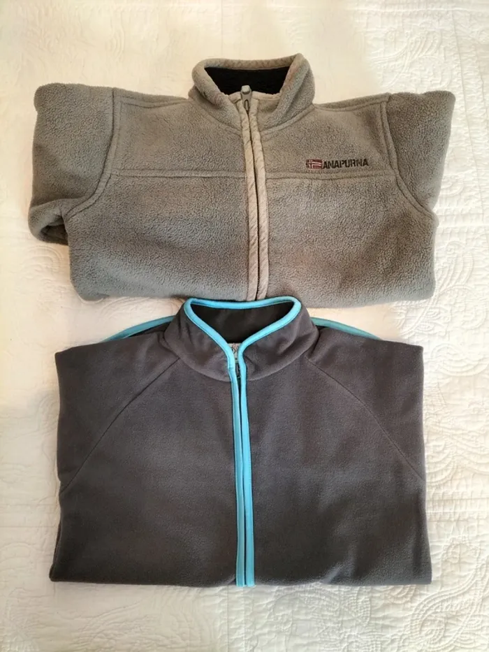 2 vestes sweats polaires - 10 ans - Anapurna