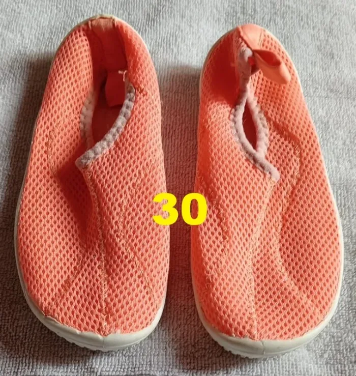 Chaussure nautique orange Décathlon Pointure 30