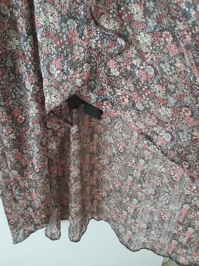 Robe longue asymétrique et joli décolleté - photo numéro 5