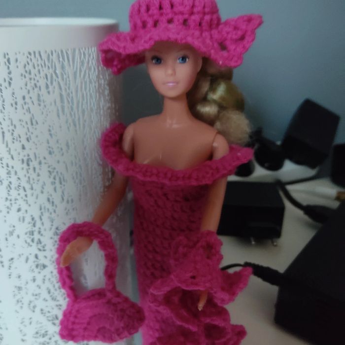 Vêtements pour Barbie 3+1€. - photo numéro 4