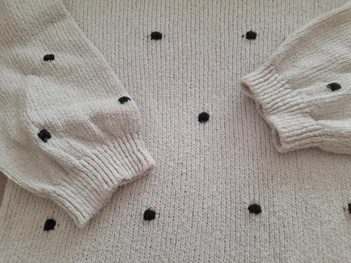 Pull décor "pompons " manches 3/4 - photo numéro 3