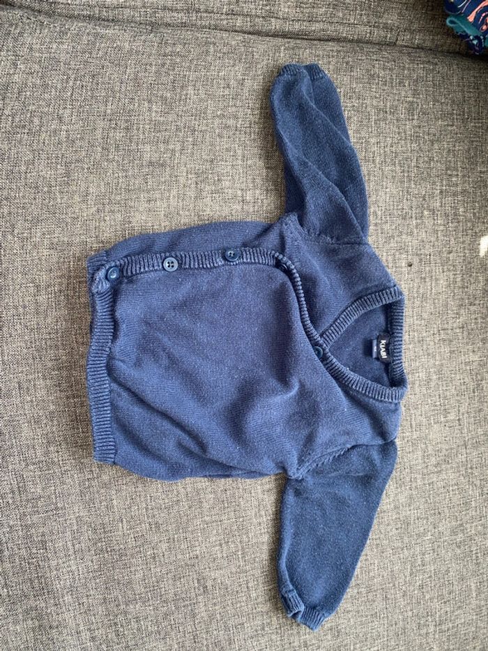 Petite brassière taille 1 mois - photo numéro 2