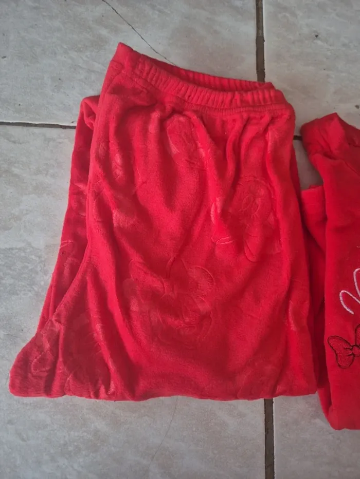 Pyjamas deux pièces minnie 6/8 ans - photo numéro 2