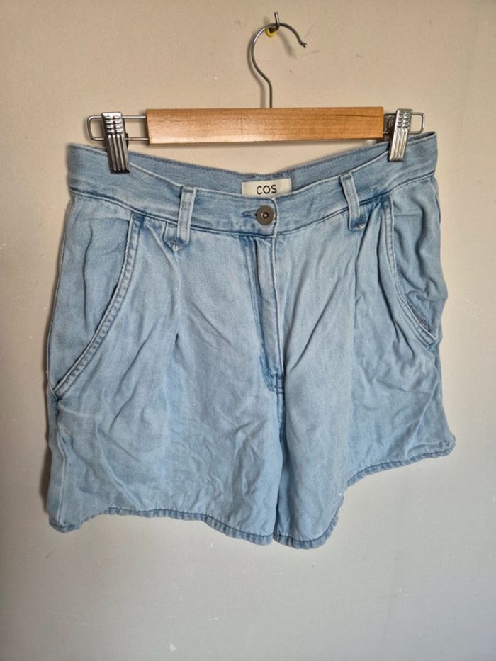 Short Cos taille 26