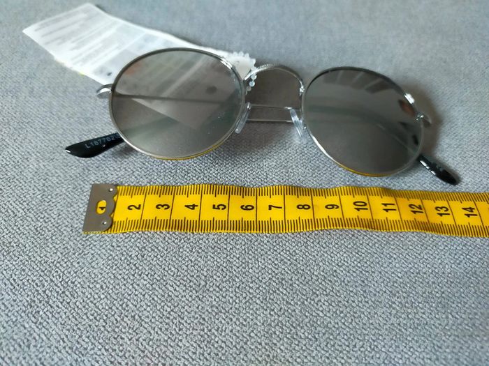 Lunettes de soleil rondes argentées – neuves avec étiquette - photo numéro 7