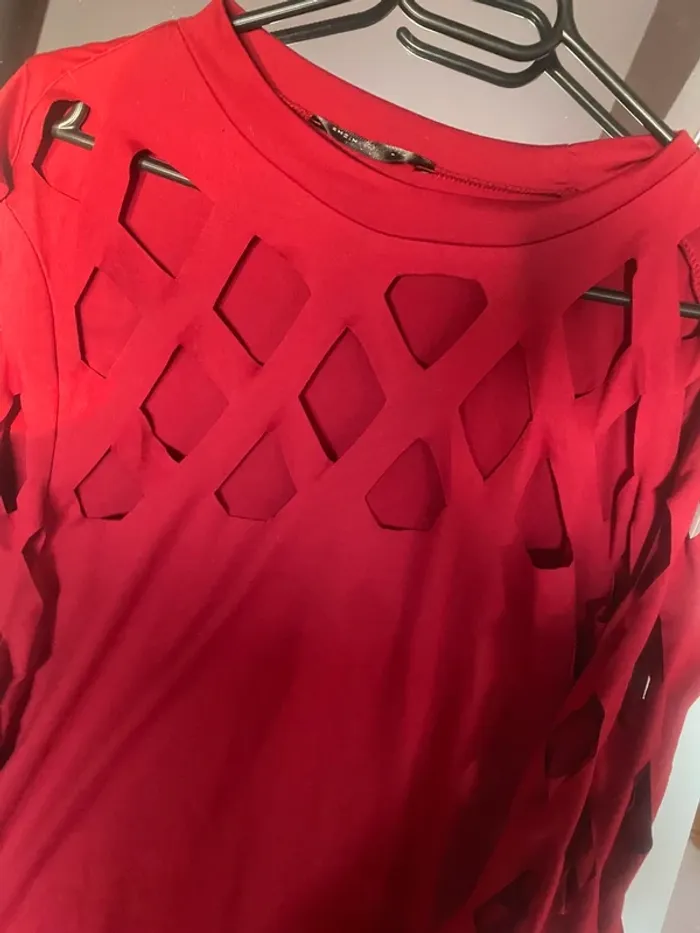 Haut rouge - photo numéro 5