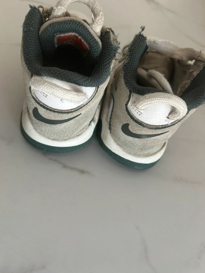 Basket Nike taille 27 - photo numéro 5