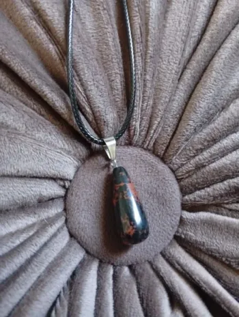 Jaspe héliotrope collier en pierres naturelles Lithothérapie