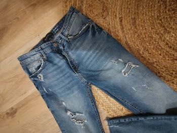 Jean bershka taille 38 très bon état
