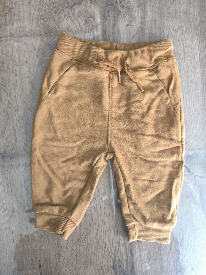 Pantalons 6 mois - photo numéro 2