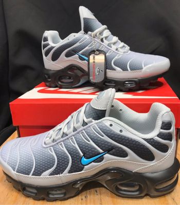 Tn grise et bleu taille 38 jamais porté