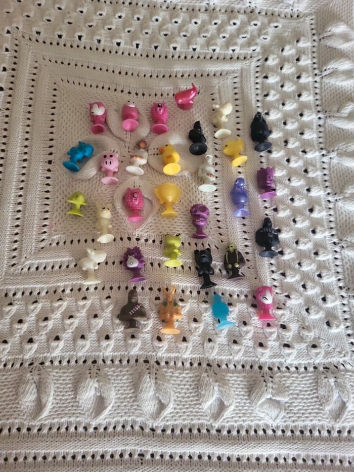 Lot de mini figurines zobbles