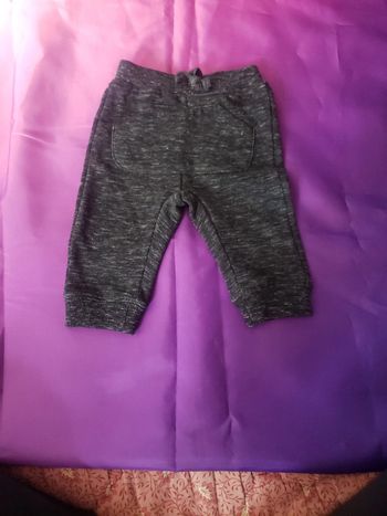 Pantalon neuf 3 mois
