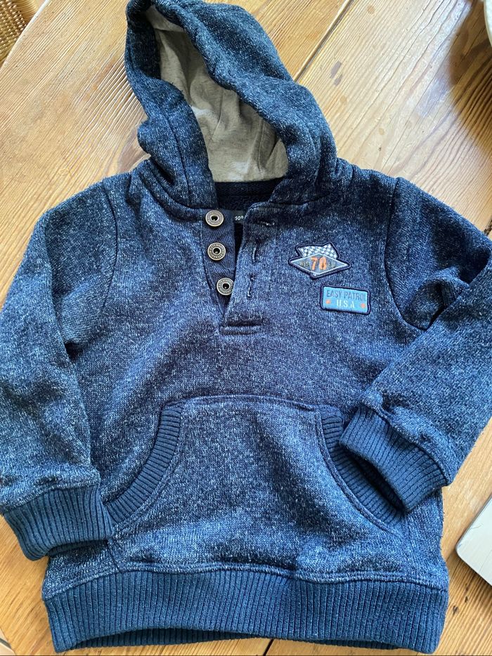 Sweat-shirt capuche 4 ans - photo numéro 2