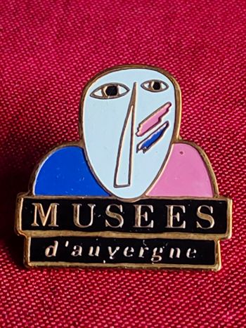Pin's musées d'auvergne 