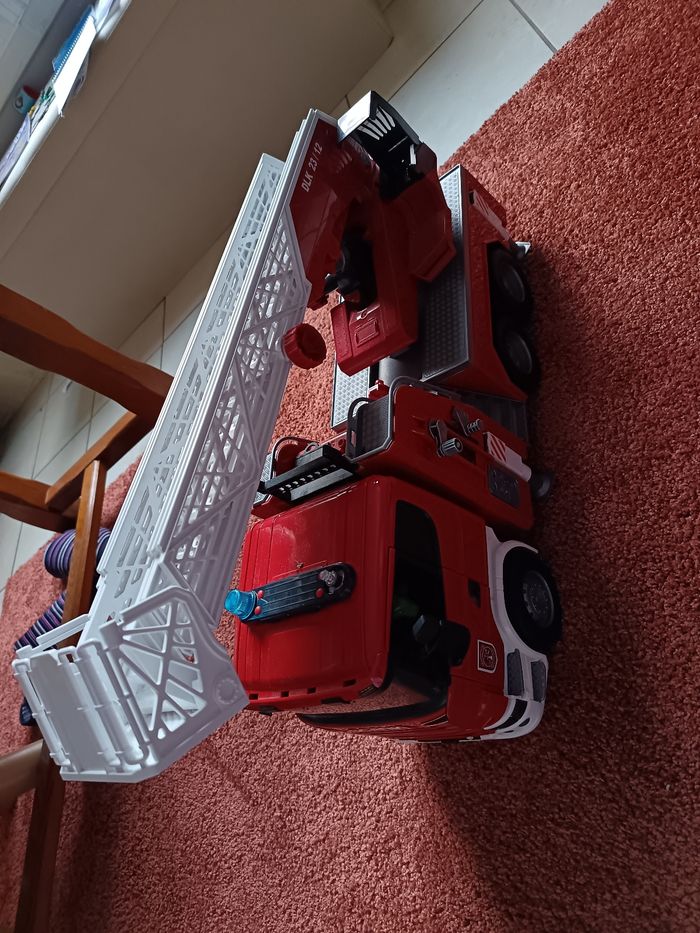 Superbe camion de pompier - photo numéro 3