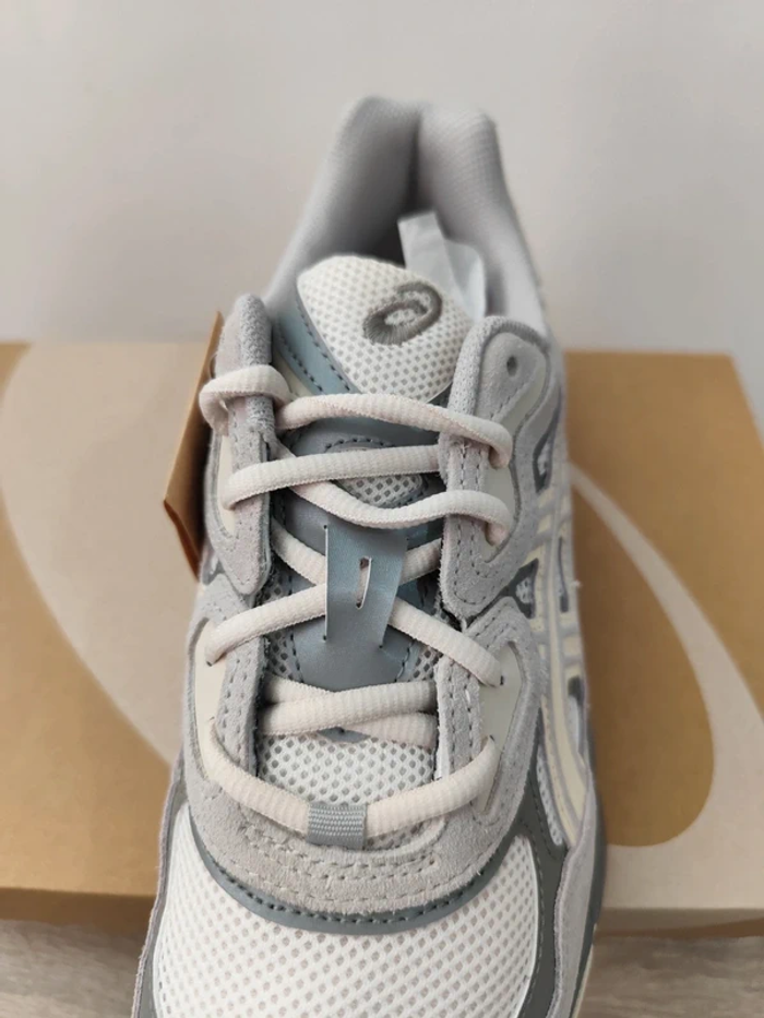 Baskets Asics GEL-NYC  taille 41.5 - photo numéro 9