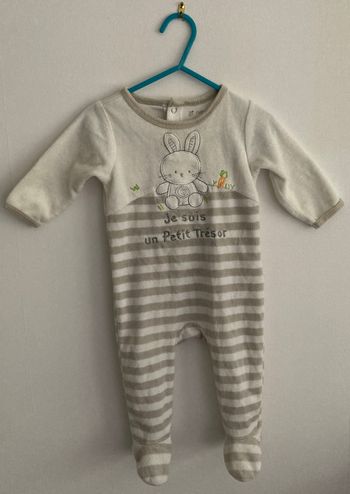 grenouillère pyjama lapin je suis un petit trésor taille 6 mois