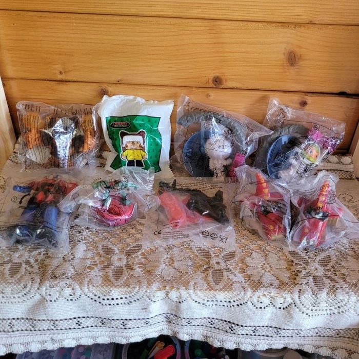 Lot de 9 jouets mac donalds