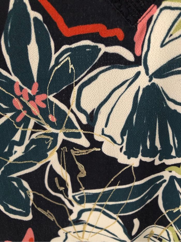 Haut Armand Thiery bleu et fleuri taille 44 - photo numéro 3