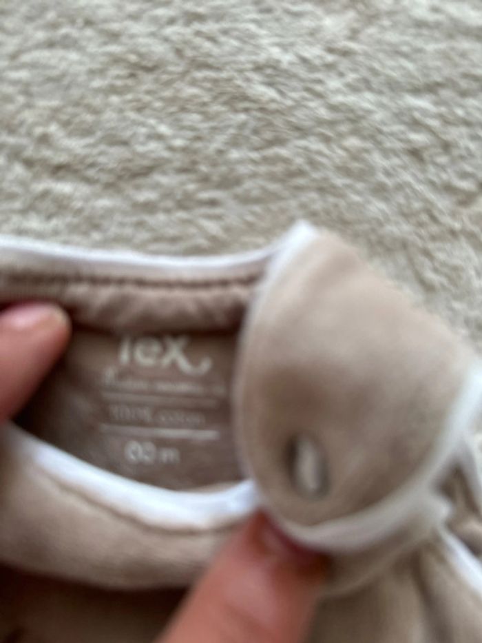 Très jolie pyjama mixte 00 mois porté une fois - photo numéro 4