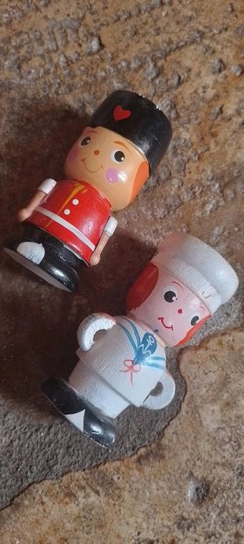 Coquetier en bois vintage