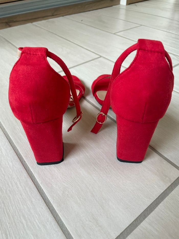 Chaussures sandales rouge - photo numéro 7