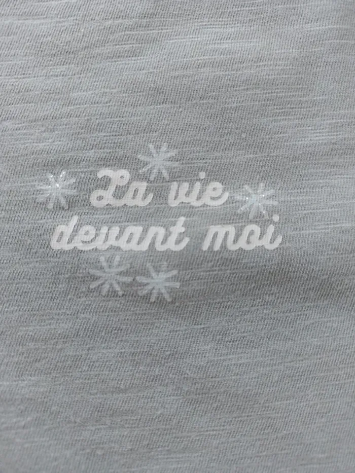 T-shirt fille en excellent état - photo numéro 2