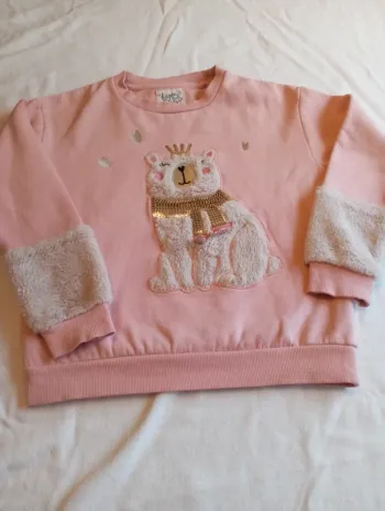Pull de marque C&A et de taille 10ans