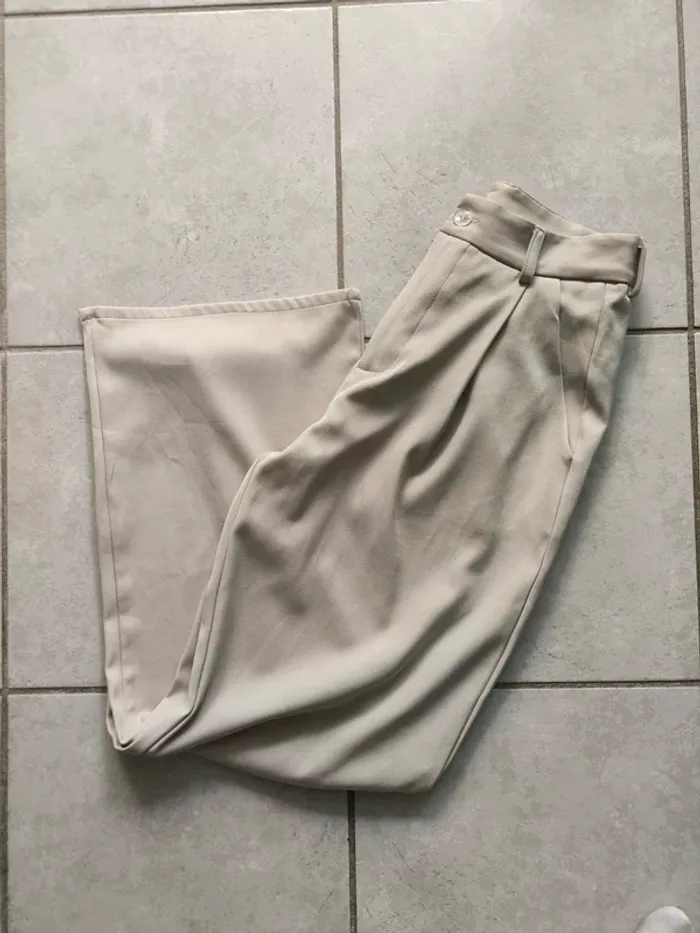 Joli pantalon beige
