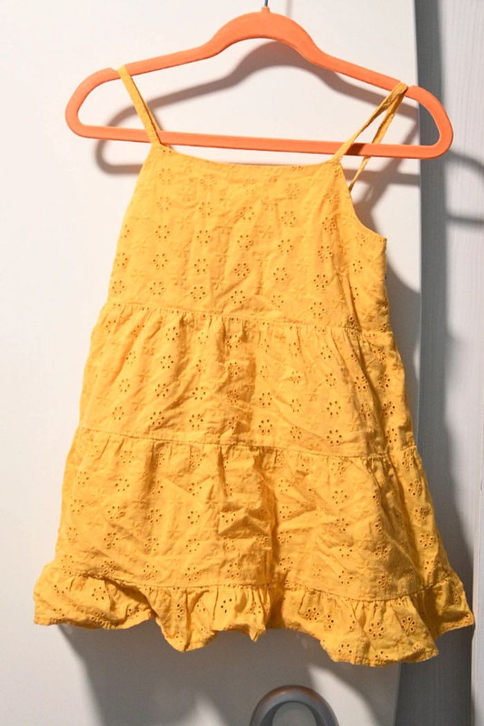Robe moutarde 3-4ans Primark