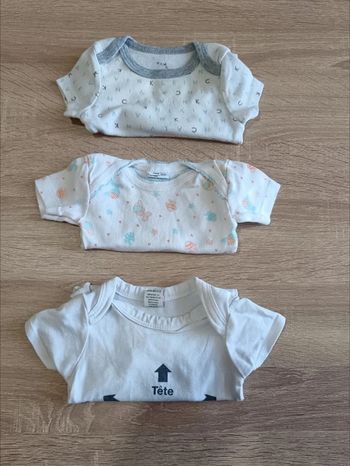 C44 Lot bodies 3 mois