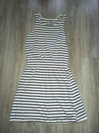 robe rayé noire et blanche H&M taille 12-14 ans