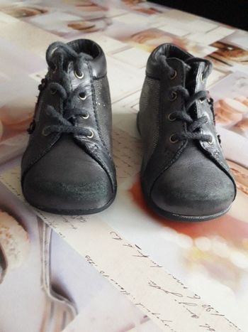Chaussures fille "Pat & Ripaton" pointure 19.