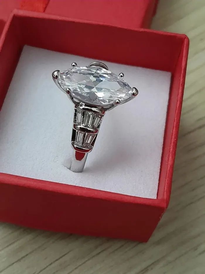 Bague avec pierre (coupe marquise) couleur argentée taille 60 - photo numéro 2