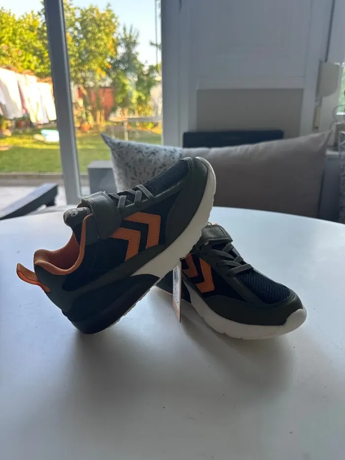 Baskets Hummel noires et kaki à LED  – Taille 33 – Neuves étiquette - photo numéro 5