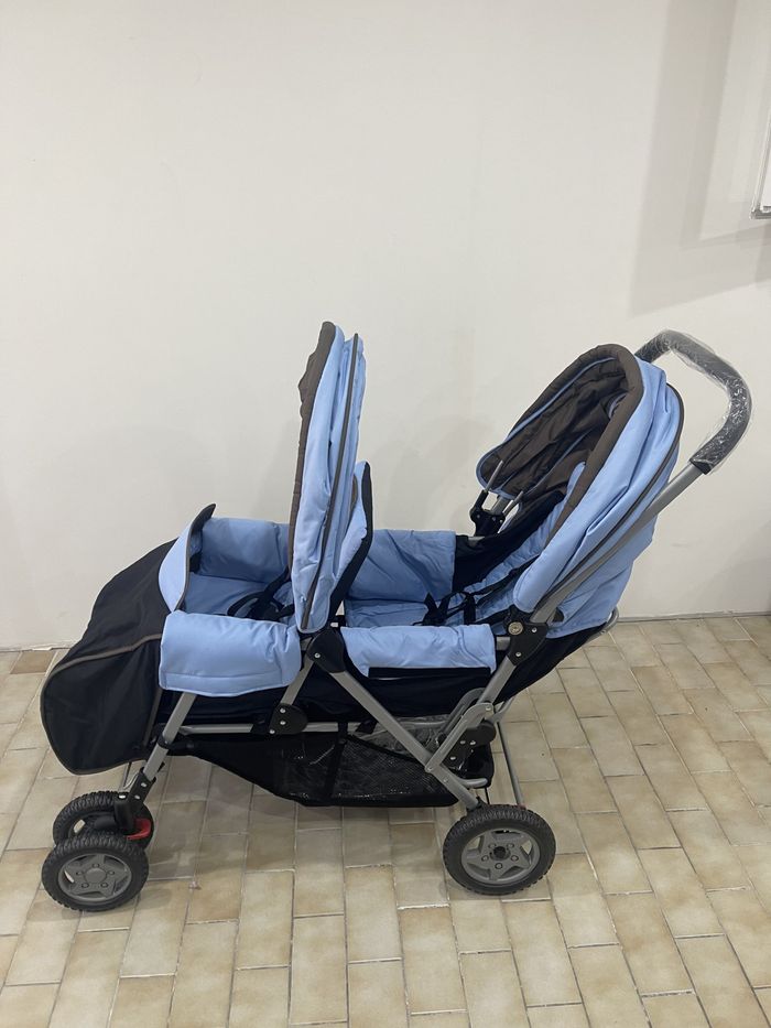 Poussette double NEUVE + housse pluie. Jamais utilisée - photo numéro 3