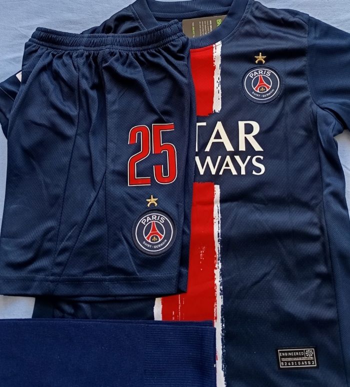 Kit PSG collector taille 12 ans modèle étoile champion d'Europe - photo numéro 2