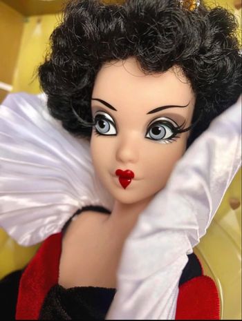 Poupée Disney Reine de cœur 