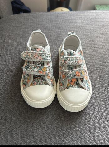 Basket en toile à scratch fille à motif fleur taille 26