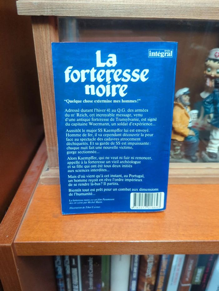 La forteresse noire - photo numéro 3