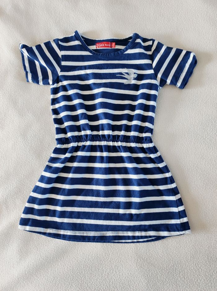 Robe manches courtes